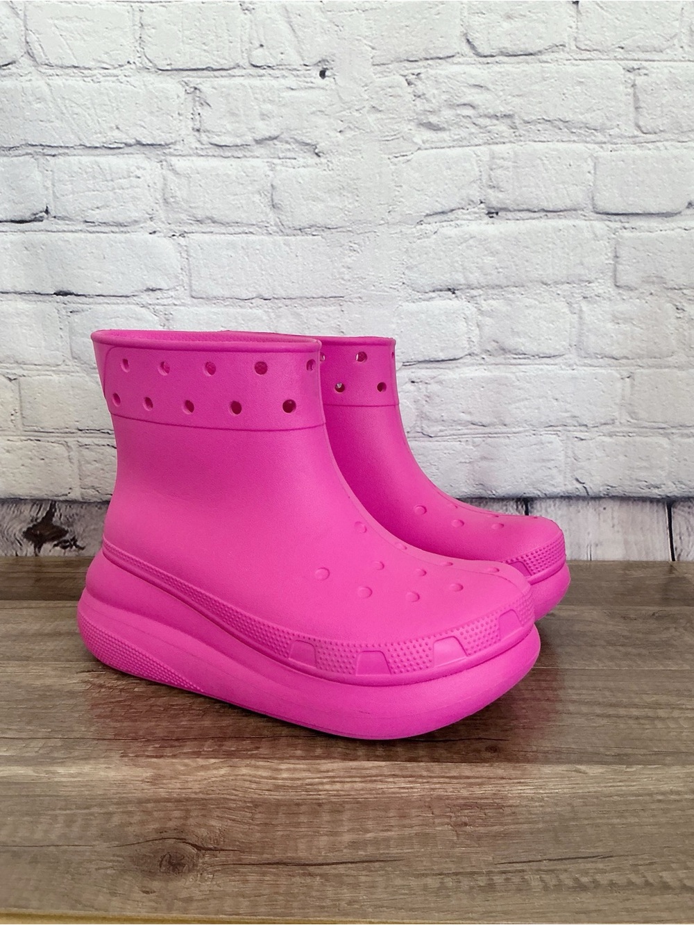 New Crocs Pink Classic Crush Platform Boots Size 8